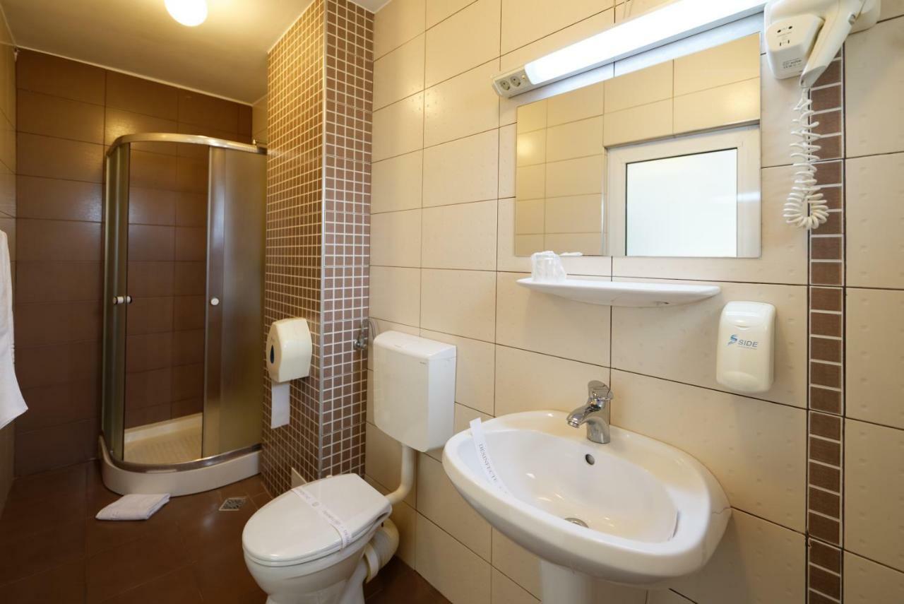 Vila Rosa Hotell Cluj-Napoca Eksteriør bilde