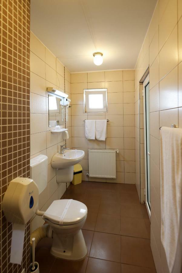 Vila Rosa Hotell Cluj-Napoca Eksteriør bilde