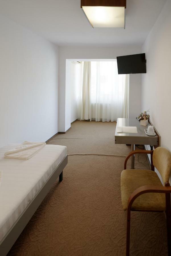 Vila Rosa Hotell Cluj-Napoca Eksteriør bilde