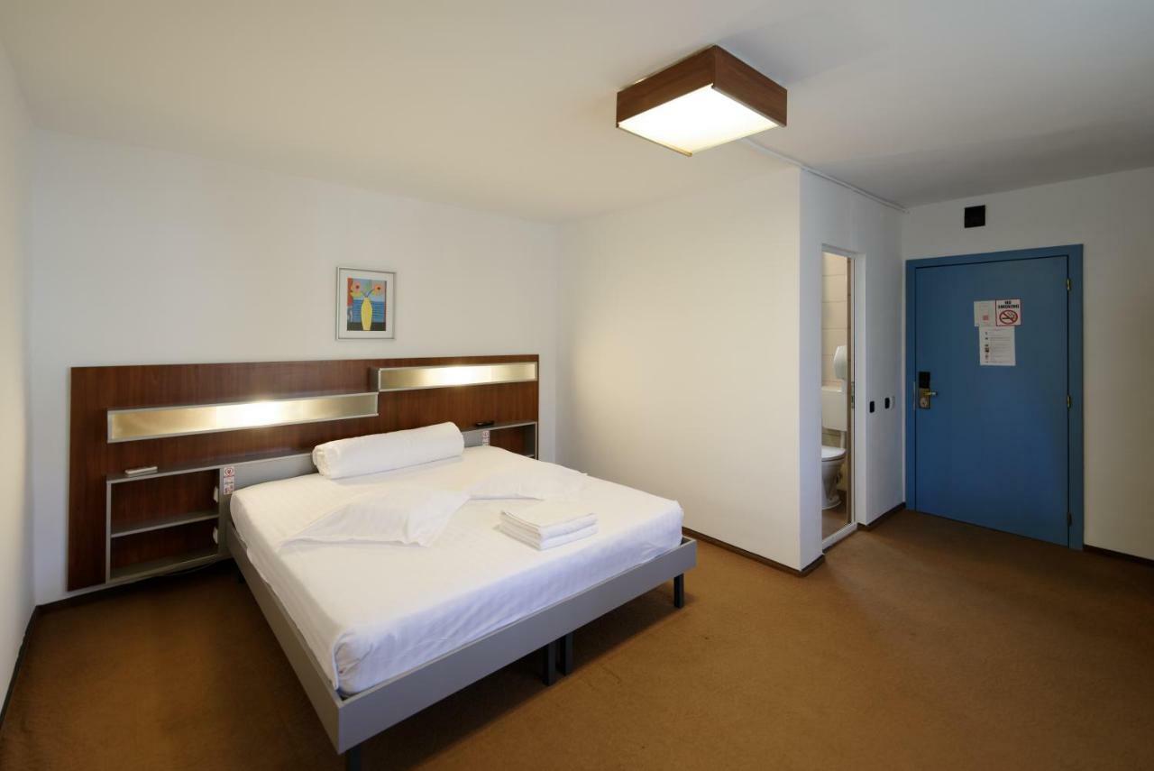 Vila Rosa Hotell Cluj-Napoca Eksteriør bilde
